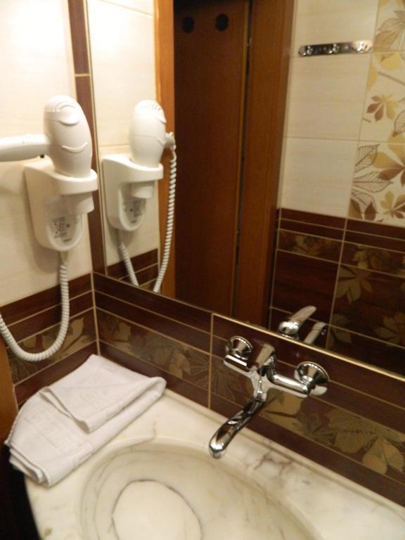 Hotel Nivy Bratislava Buitenkant foto