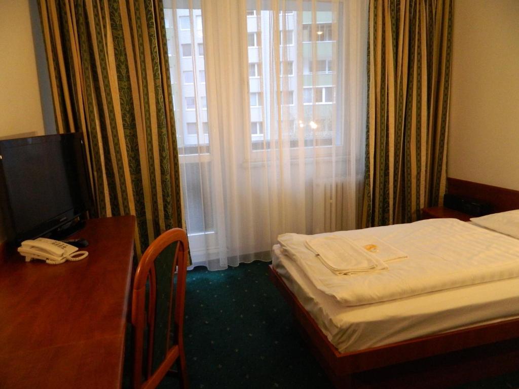 Hotel Nivy Bratislava Buitenkant foto