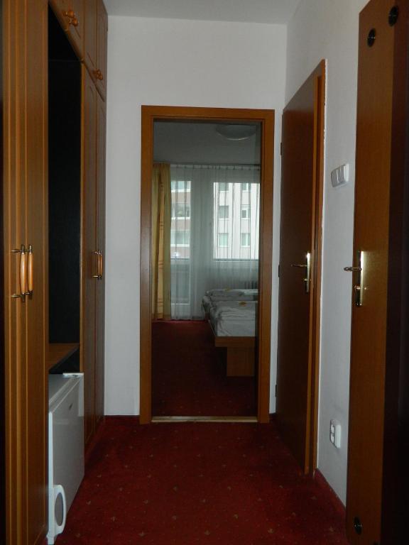 Hotel Nivy Bratislava Buitenkant foto